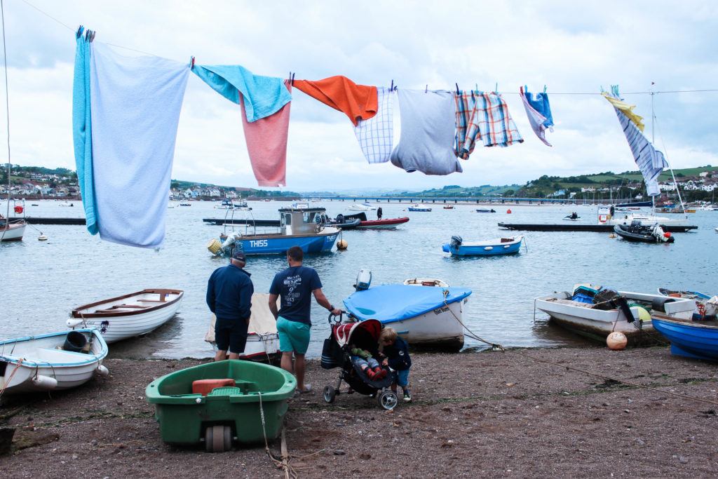 TEIGNMOUTH ESTUARY WITH WASHING LINE