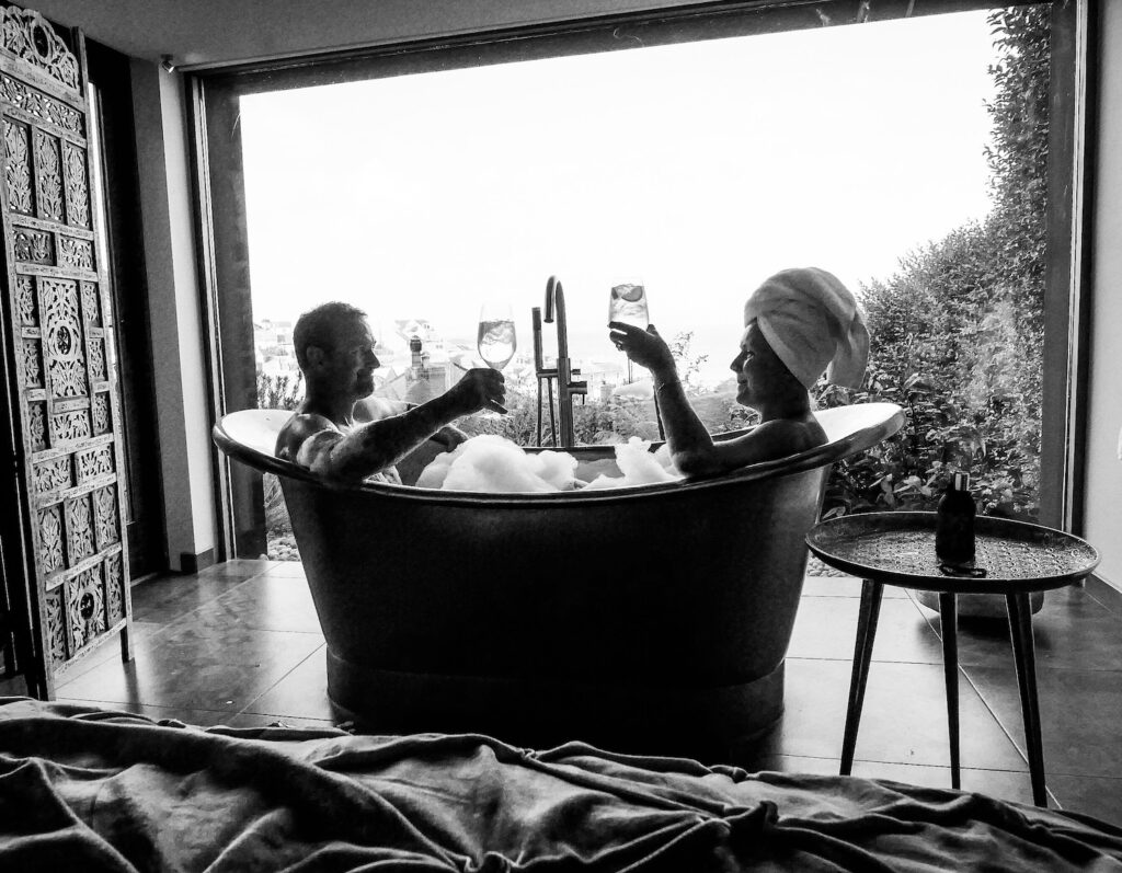 romantic getaway Cornwall - fallen angel - sharing bathtub