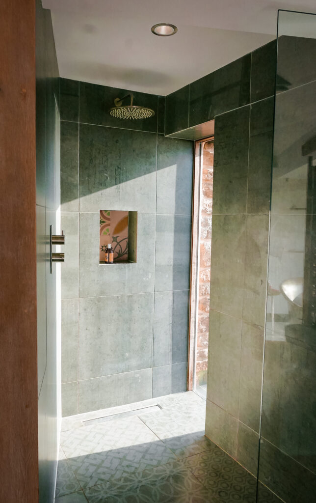 romantic getaway Cornwall - fallen angel - shower
