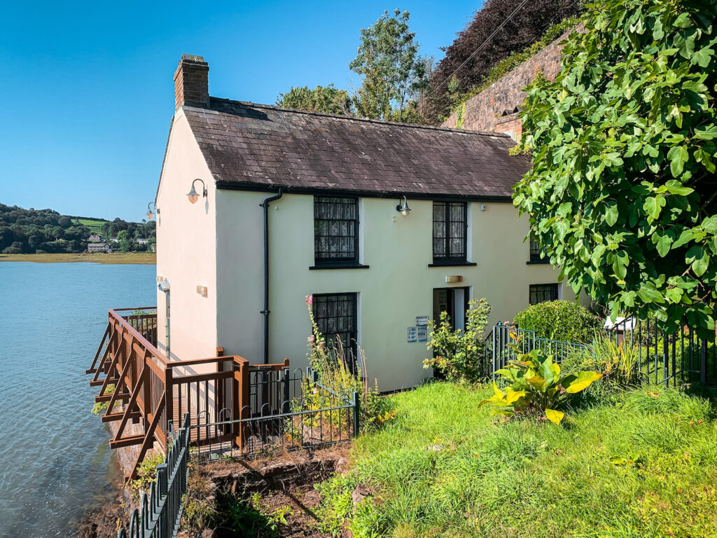 laugharne-south-west-wales.IMG_4719.JPG-1024x768