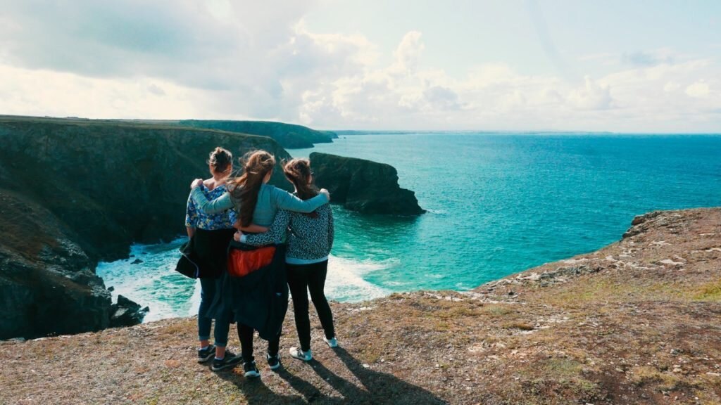 Coast walk on a girls weekend in cornwall