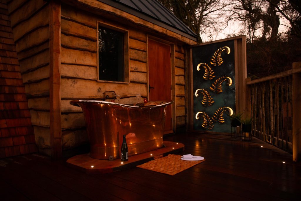 hudnalls hideout copper bath