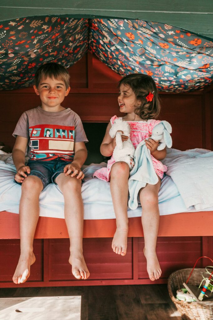 exe valley safari tent devon - cabin bed with children