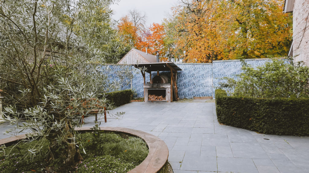 lemore manor coach house courtyard