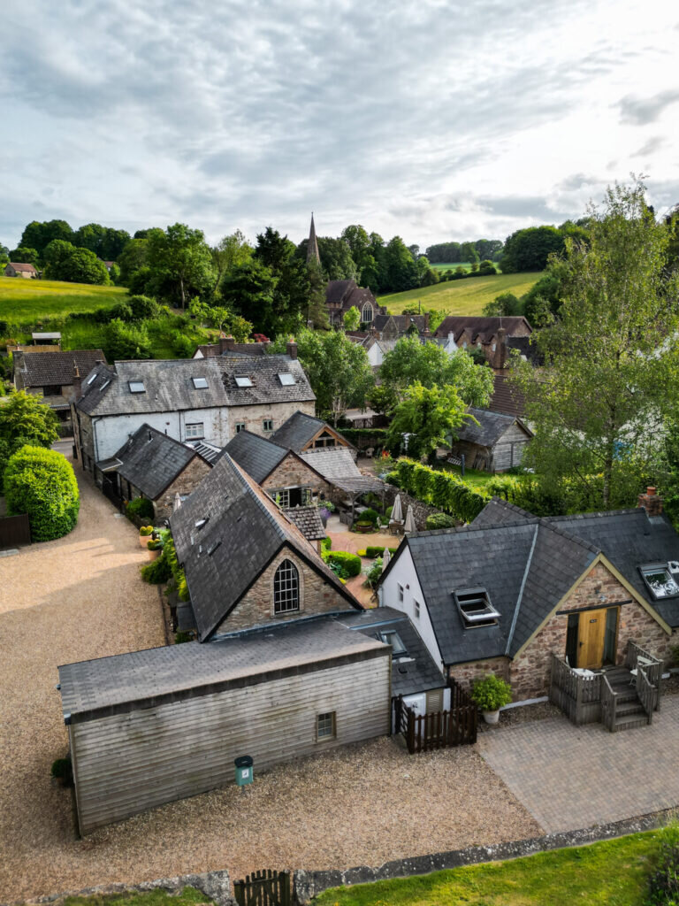 tudor-farmhouse-hotel exterior