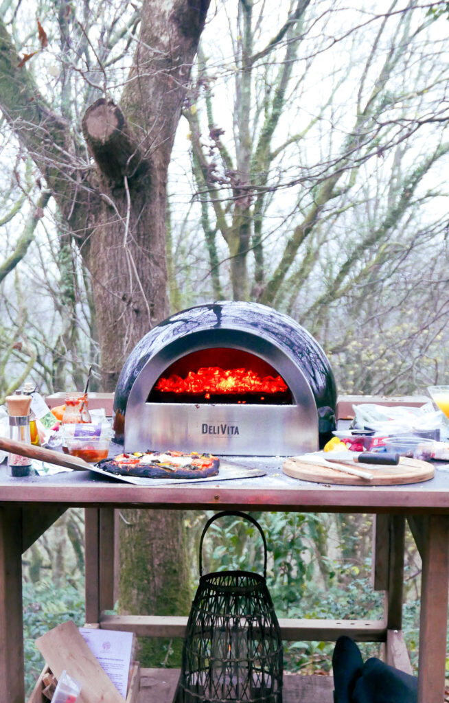 Hudnalls Hideout - treehouse to stay in, Wye Valley. Pizza oven