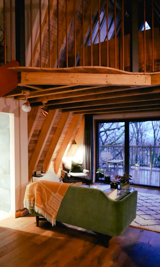 Hudnalls Hideout - treehouse to stay in, Wye Valley. Interior: lounge