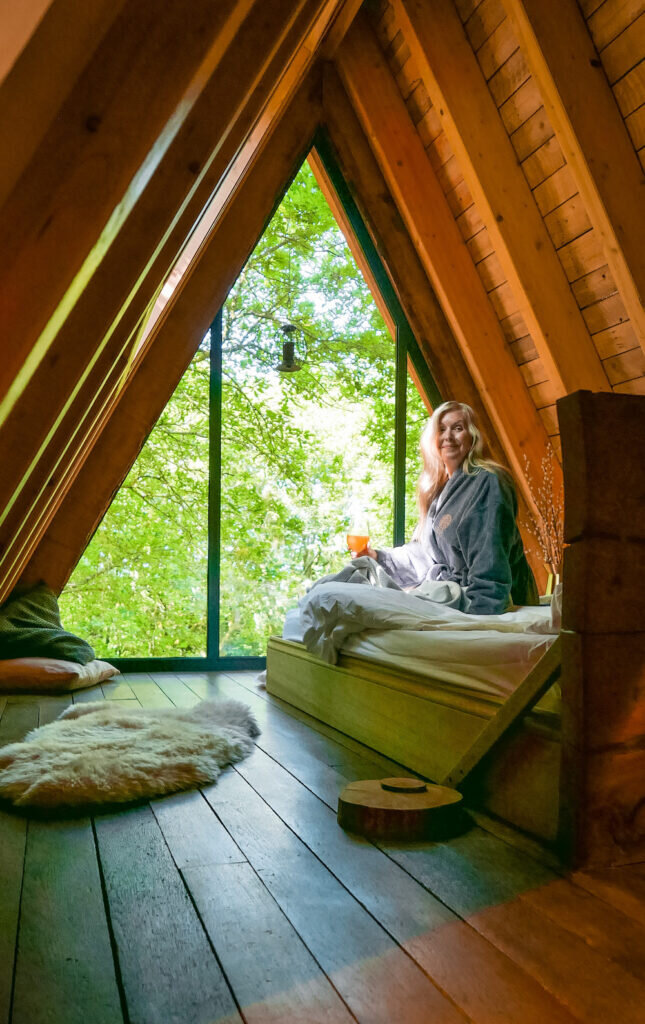 the hudnalls hideout treehouse bedroom