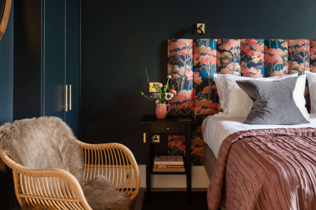 lyme-regis-accommodaion-dorset-house bedroom