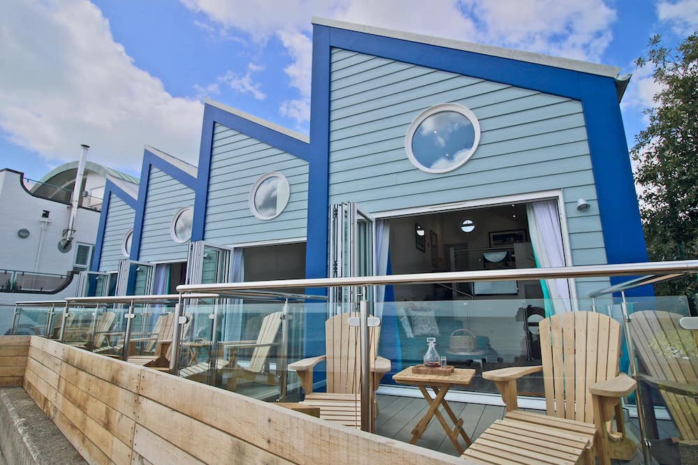 beachcroft beach huts west sussex - front