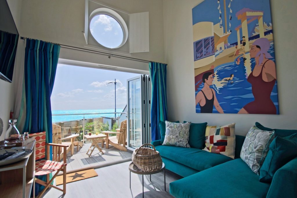 Beachcroft-beach-hut-sussex interior