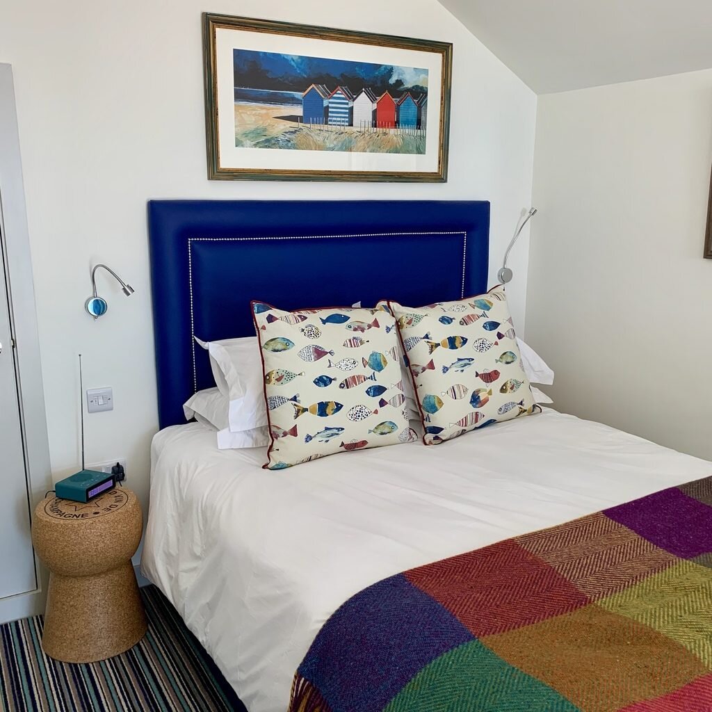 beachcroft beach huts - bedroom