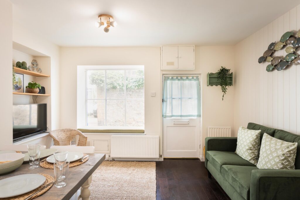 dog-friendly-cottage-lyme-regis lounge and front door