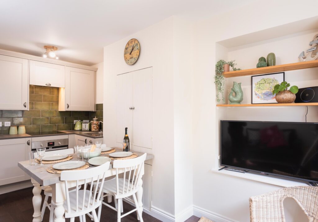 dog-friendly-cottage-lyme-regis lounge and kitchen