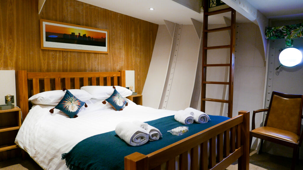 SULA-Lightship-Gloucester-Docks master bedroom