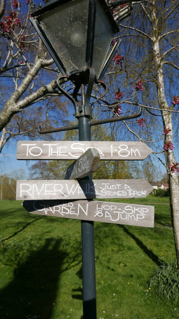 dark-bear-bridport-potting-shed: sign