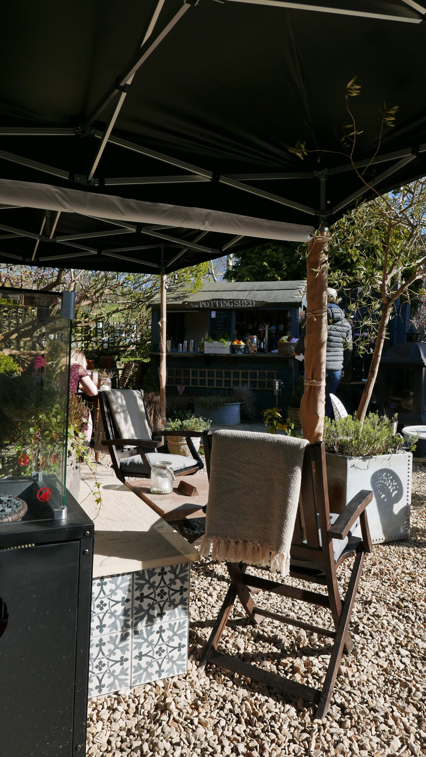 dark-bear-bridport-potting-shed: garden