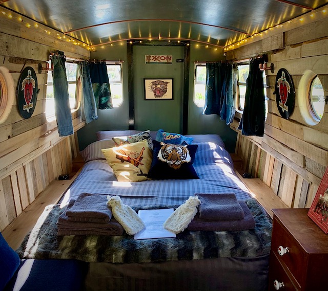The Meadow Glamping in Hampshire - Magic Rat inside
