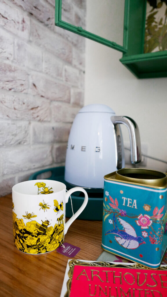 eastbury_hotel-sherborne potting Shed Suite interior kettle