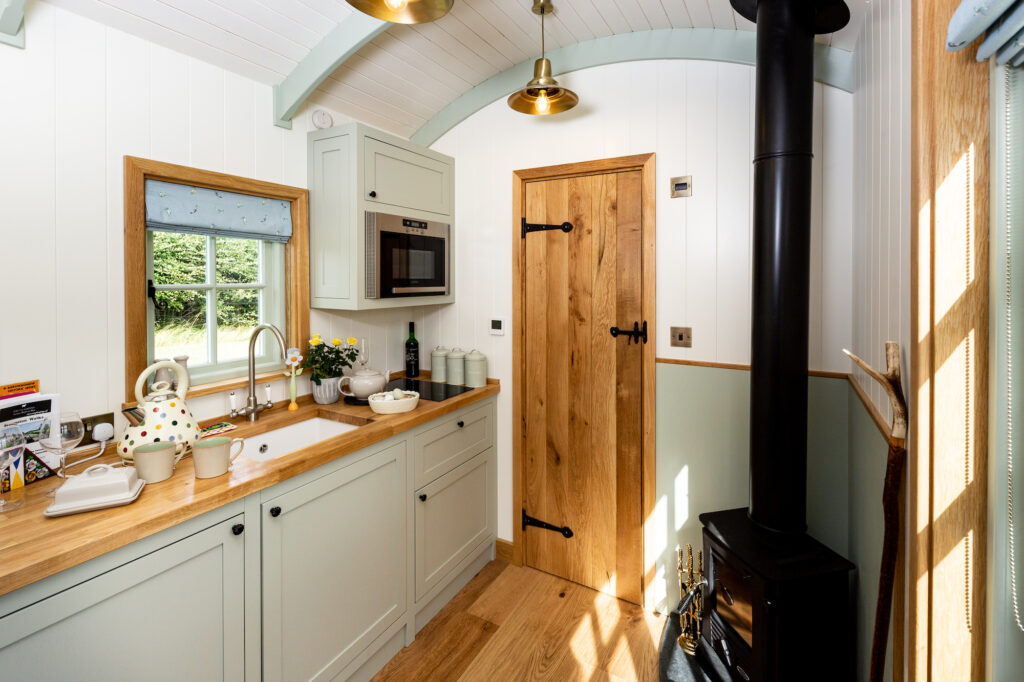 ewe-glamping-northamptonshire - inside shepherds hut