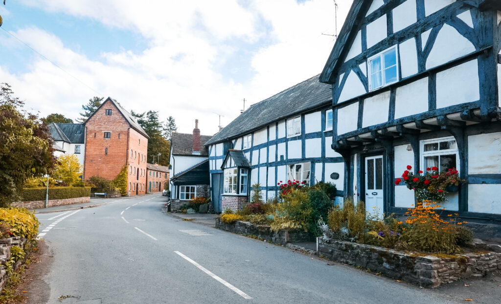 black and white village trail, herefordshire: Weobley