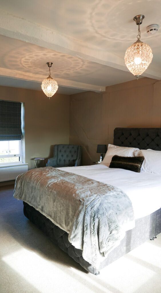 new inn st owens cross: bedroom