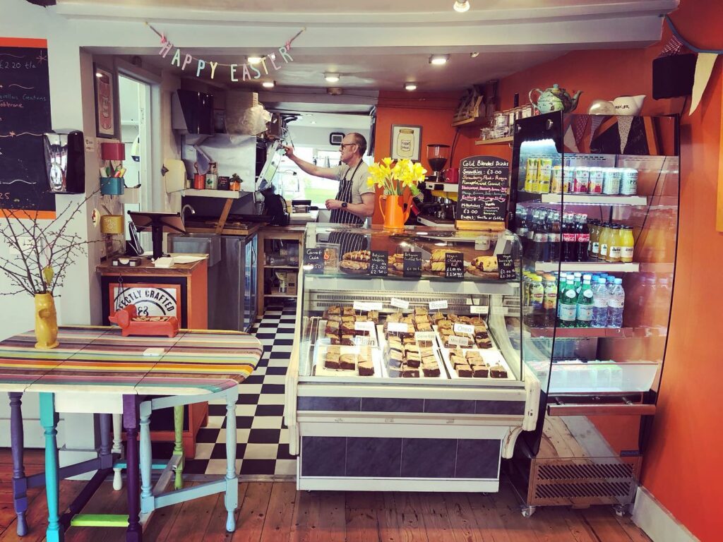 7a Coffee Shop - Fairford: counter