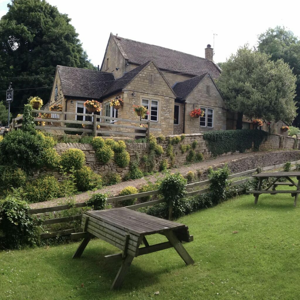 mount in - cotwolds pub