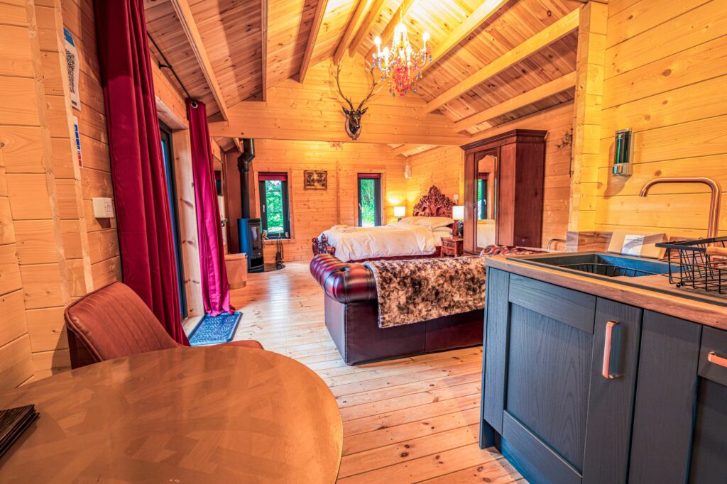 hawthorn hideaway glamping nottinghamshire - owl lodge inside