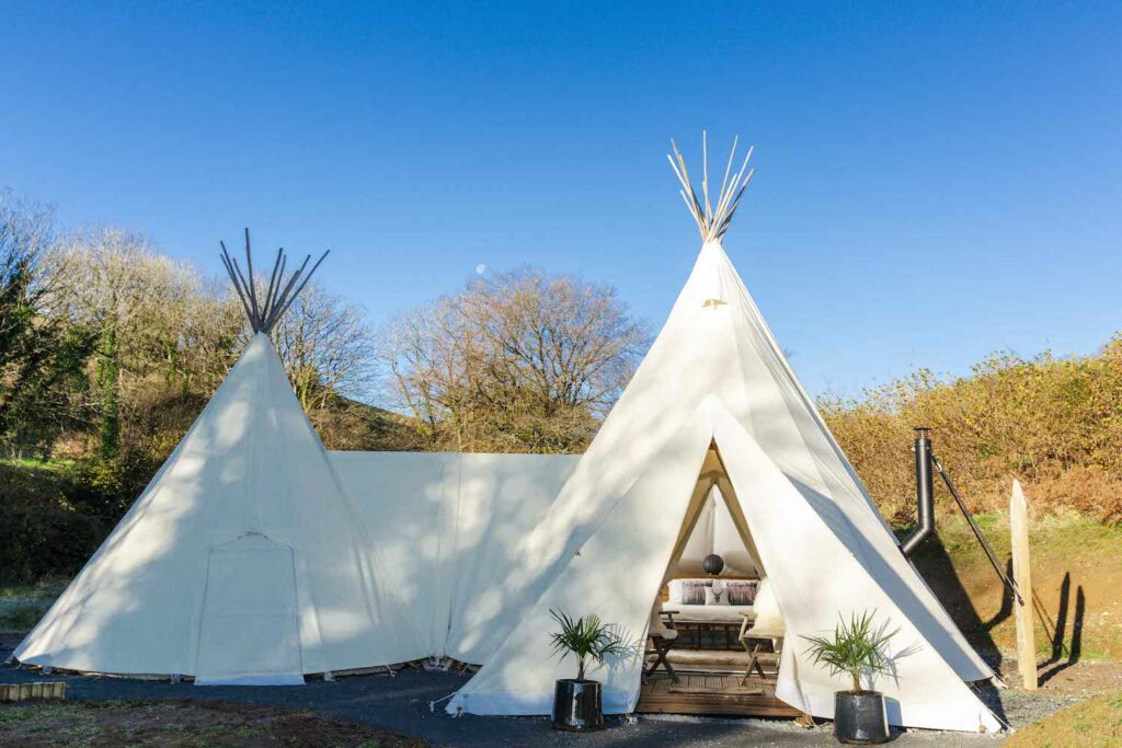 harta-retreat-luxury-glamping-woolacombe:: tipi entrance