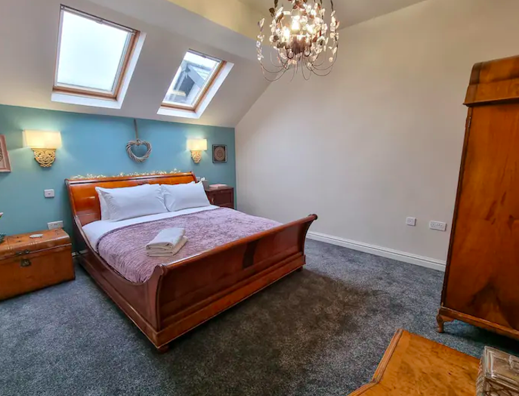 Church Mews Apartment Prestwich - main bedroom