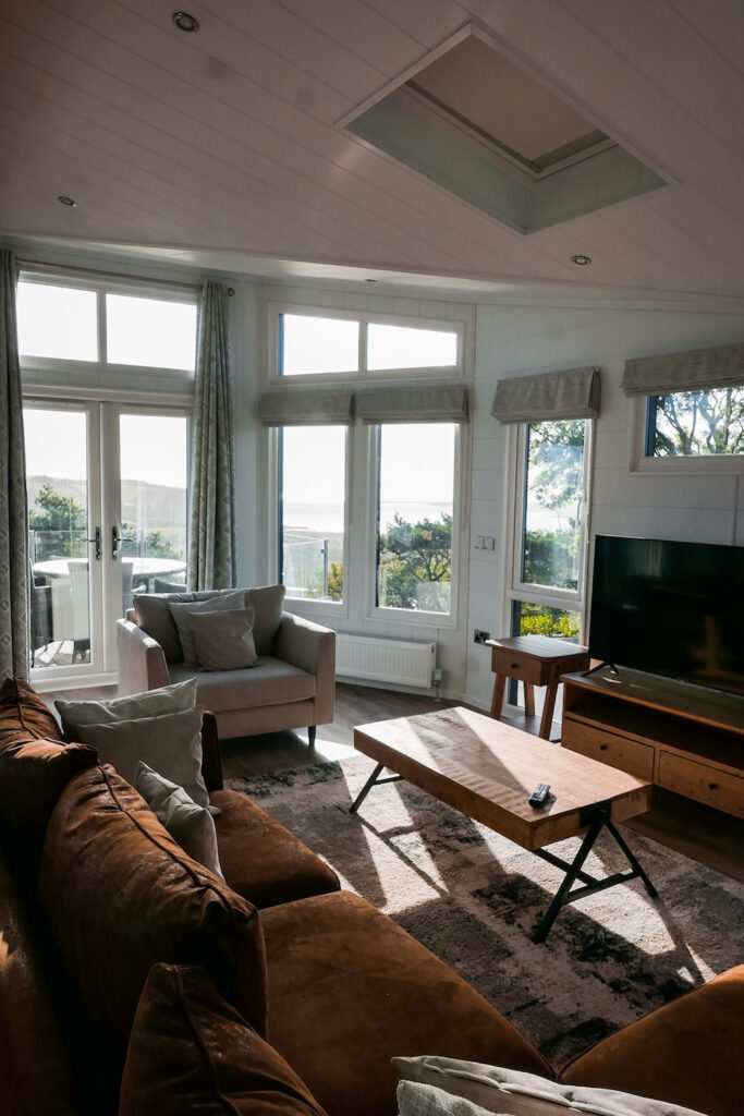 dylan coastal resort - milk wood lodge lounge