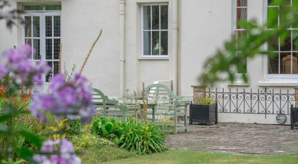 garden at pantybeiliau house B&B abergavenny