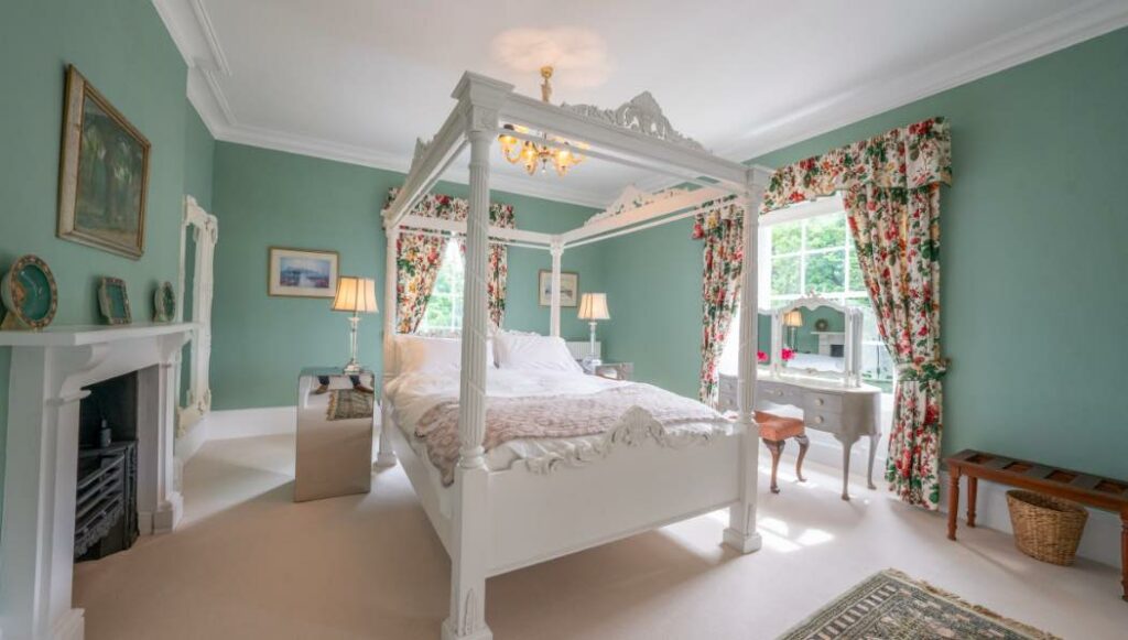 the suite pantybeiliau house B&B abergavenny