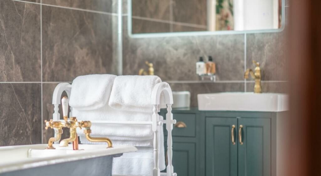 the suite pantybeiliau house B&B abergavenny