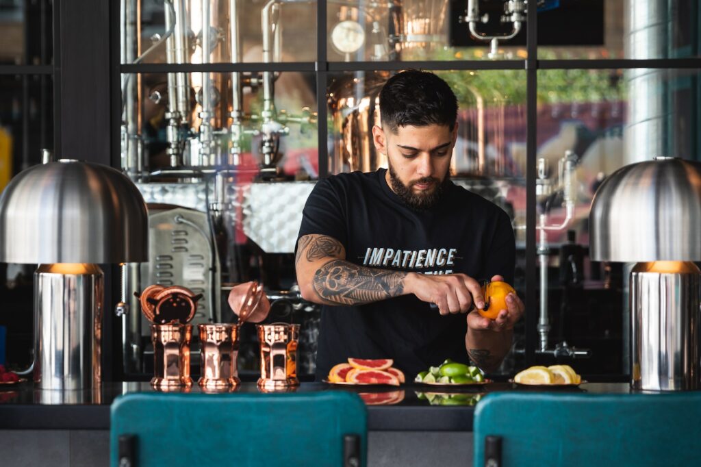 bone-idyll-gin-experience-london - bar tender