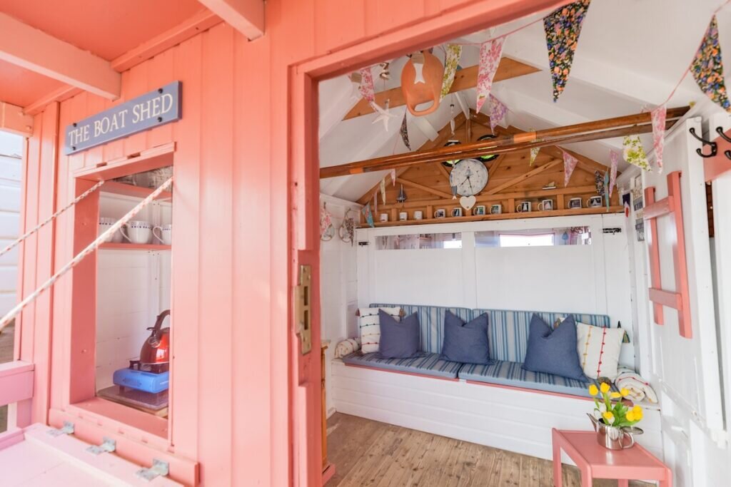 beach hut holidays - the happy huts in norfolk
