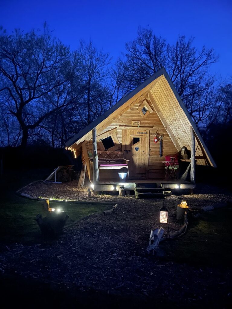 glamping near York - acorn glade - rose hollow at night