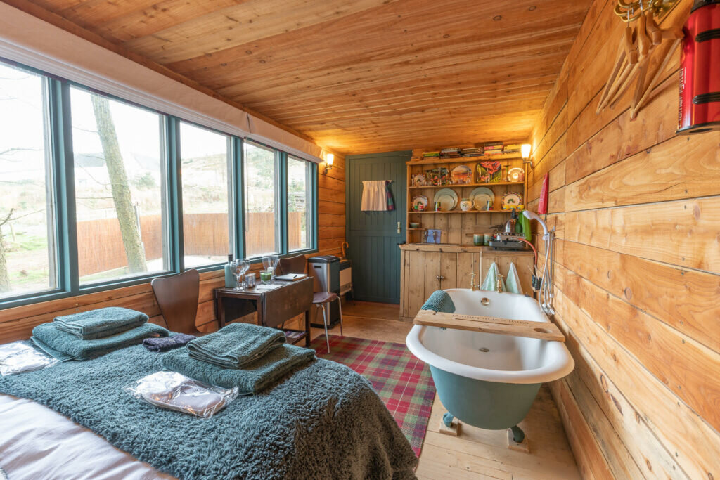 glamping-in-perthshire-alexander-houseglamping-in-perthshire-alexander-houseJuniper-4-1024x683