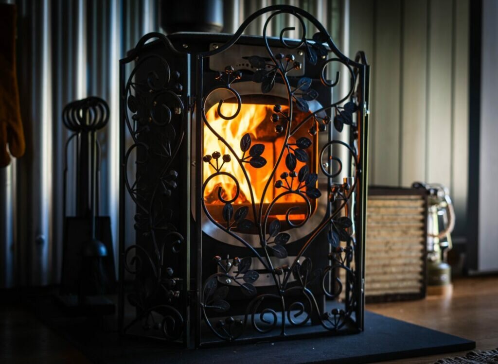 log cabins Carmarthenshire: Erwain Escapes - log burner
