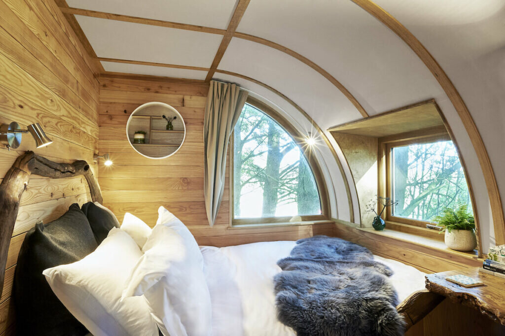 The Loft Treehouse at Pickwell Manor in Devon - bedroom