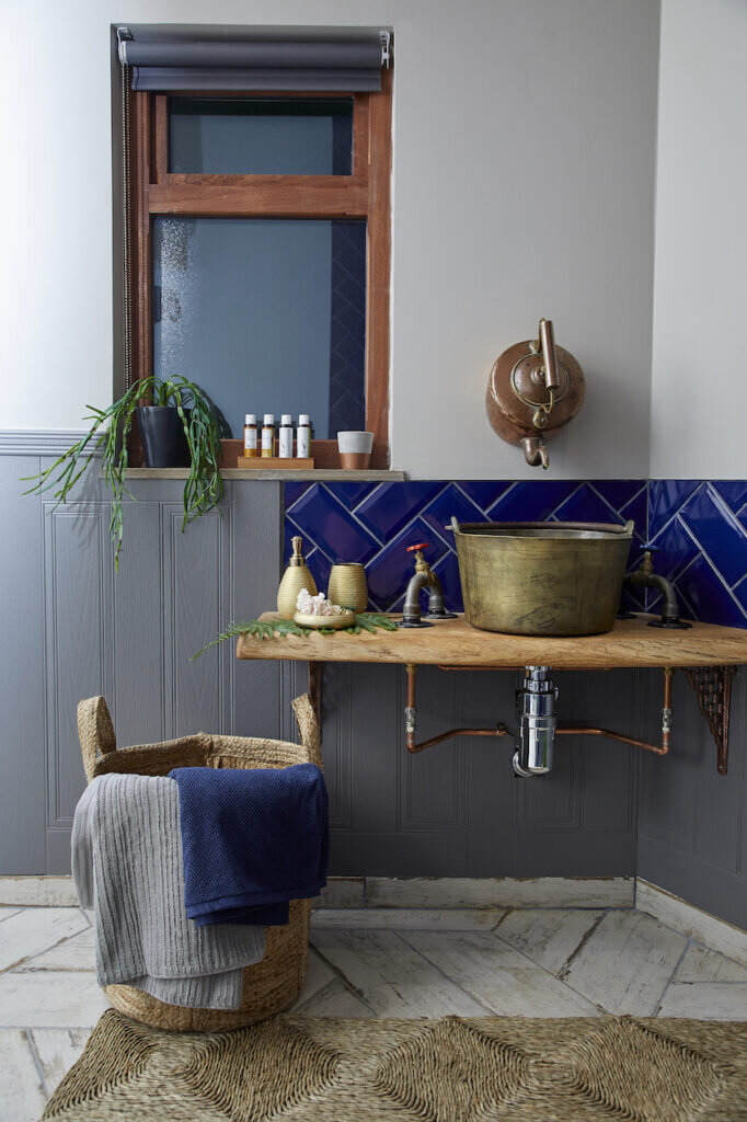 Ravendere Retreats: The Treehouse, Devon - bathroom