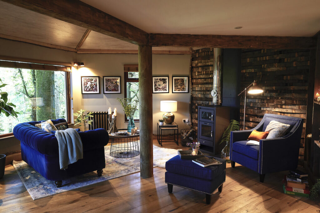 Ravendere Retreats: The Treehouse, Devon - lounge