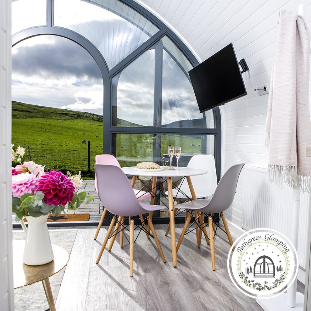 Short Break Perthshire: Pathgreen glamping and spa. pod dining area