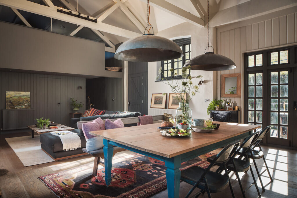 converted barn holidays: redbrick barn devon living space