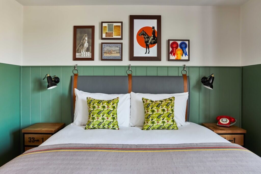 delux room with balcony at the indigo hotel in chester
