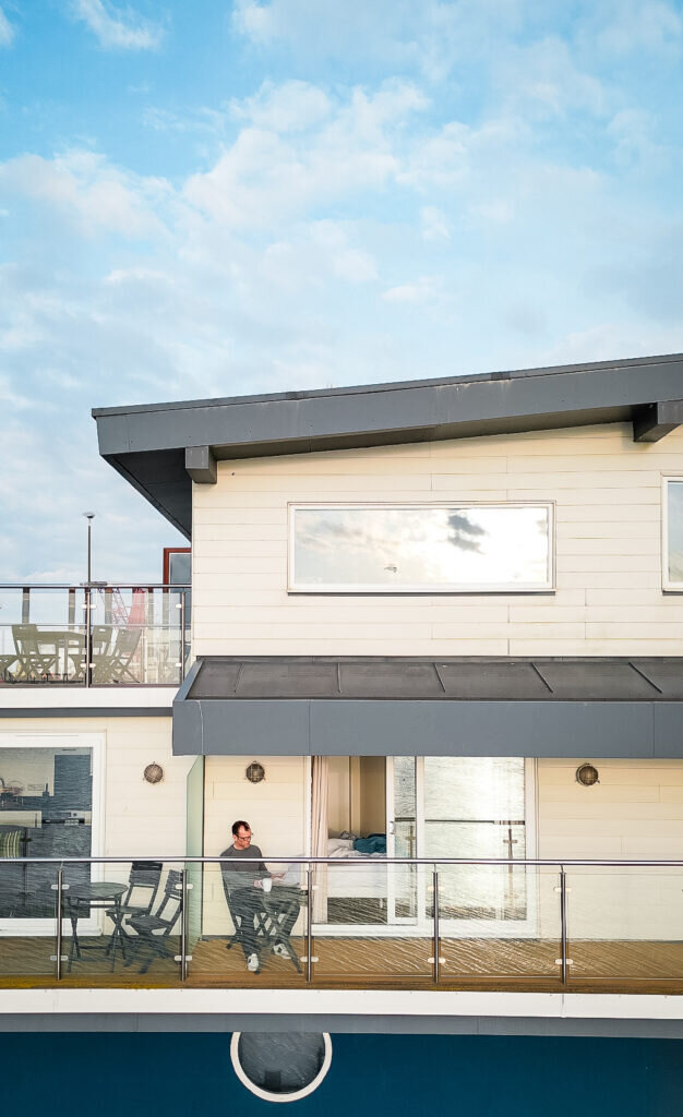 crabbers wharf, commodore's penthouse: balcony
